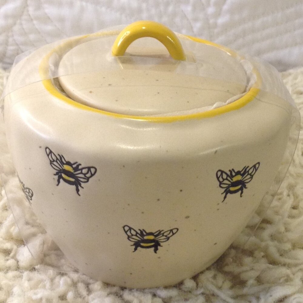 NOS 2020 Spectrum Designz Barney Bee Sugar/Honey Bowl w/lid Cabincore Bee Keeper
